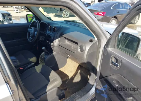 2017 Jeep Patriot Sport Fwd z USA, uszkodzony, nr VIN 1C4NJPBA6HD141113